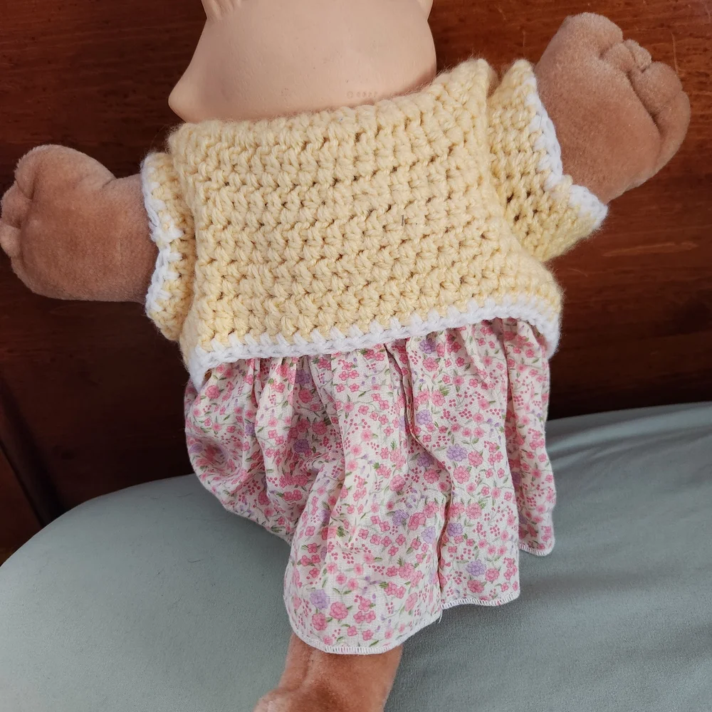 VINTAGE Cabbage Patch Cat Plush with Yellow Knit Sweater From 1983!